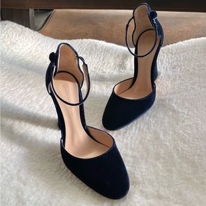 Gianvito Rossi round toe pumps